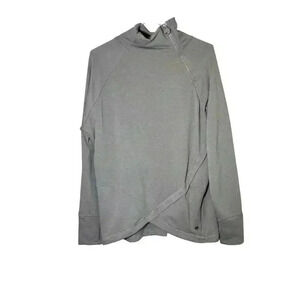 Jones New York sports sweater size medium with pockets and zippers